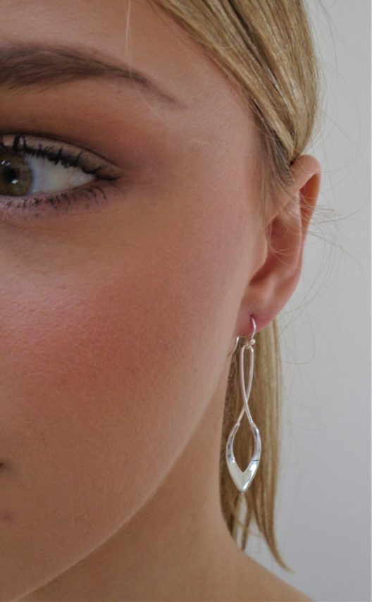 figure of 8 earring on model